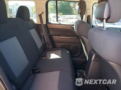 Zdjęcie 11 z 13 samochodu: 2010 JEEP PATRIOT SPORT VIN:1J4NF1GBXAD646099 - miniatura