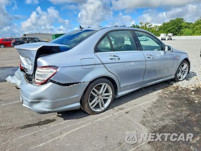 Trzecie zdjęcie samochodu z tyłu: 2013 MERCEDES-BENZ C 250 VIN:WDDGF4HBXDA767645 - miniatura
