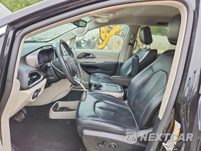 Zdjęcie 7 z 14 samochodu: 2023 CHRYSLER PACIFICA TOURING L VIN:2C4RC1BG2PR590961 - miniatura
