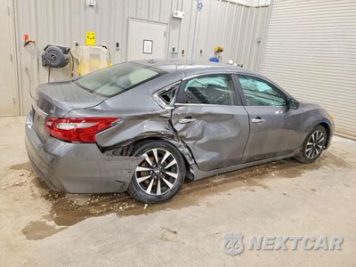 Trzecie zdjęcie samochodu z tyłu: 2018 NISSAN ALTIMA 2.5 SV VIN:1N4AL3AP3JC108711 - miniatura