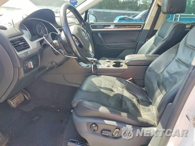Zdjęcie 7 z 12 samochodu: 2015 VOLKSWAGEN TOUAREG HYBRID VIN:WVGEG9BP1FD006693 - miniatura