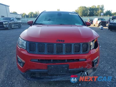 Piąte zdjęcie samochodu w środku: 2019 JEEP COMPASS LATITUDE VIN:3C4NJDBB0KT745233 - miniatura