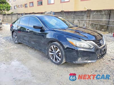 Czwarte zdjęcie samochodu z boku: 2017 NISSAN ALTIMA 2.5 SR VIN:1N4AL3AP5HN306687 - miniatura