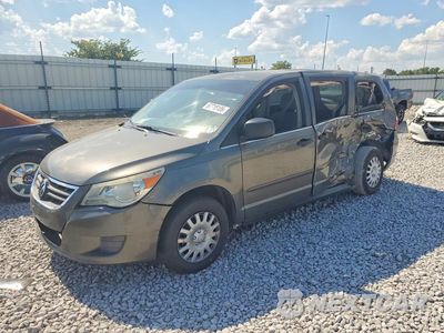 2010 VOLKSWAGEN ROUTAN S 2V4RW4D13AR354138 - główne zdjęcie licytacji z USA - miniatura