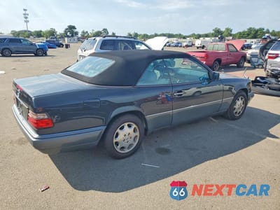 Trzecie zdjęcie samochodu z tyłu: 1995 MERCEDES-BENZ E 320 VIN:WDBEA66E9SC197632 - miniatura
