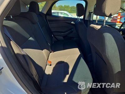 Zdjęcie 10 z 12 samochodu: 2018 FORD FOCUS SE VIN:1FADP3K2XJL220037 - miniatura