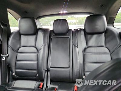 Zdjęcie 10 z 13 samochodu: 2016 PORSCHE CAYENNE TURBO VIN:WP1AC2A21GLA88801 - miniatura