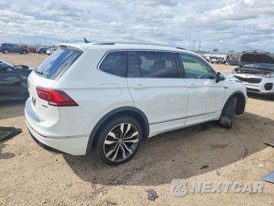 Trzecie zdjęcie samochodu z tyłu: 2021 VOLKSWAGEN TIGUAN SEL PREMIUM R-LINE VIN:3VV4B7AXXMM030160 - miniatura