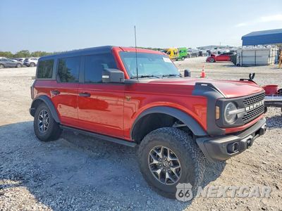 Czwarte zdjęcie samochodu z boku: 2023 FORD BRONCO BASE VIN:1FMEE5DP0PLB44180 - miniatura