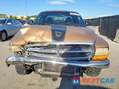 Piąte zdjęcie samochodu w środku: 2000 DODGE DAKOTA VIN:1B7GL22X5YS674706 - miniatura