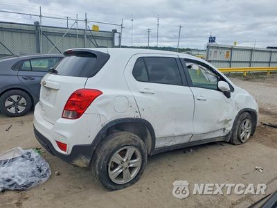 Trzecie zdjęcie samochodu z tyłu: 2022 CHEVROLET TRAX LS VIN:KL7CJNSM6NB527119 - miniatura
