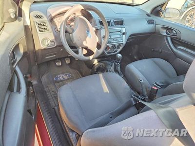 Zdjęcie 8 z 12 samochodu: 2007 FORD FOCUS ZX3 VIN:1FAFP31N47W246774 - miniatura