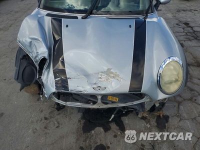 Zdjęcie 11 z 12 samochodu: 2005 MINI COOPER VIN:WMWRF335X5TG13098 - miniatura