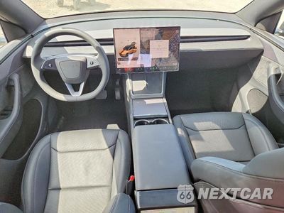 Zdjęcie 8 z 14 samochodu: 2026 TESLA MODEL Y VIN:7SAYGDED8TF702674 - miniatura