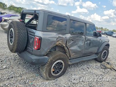 Trzecie zdjęcie samochodu z tyłu: 2022 FORD BRONCO BASE VIN:1FMEE5DP5NLB44026 - miniatura