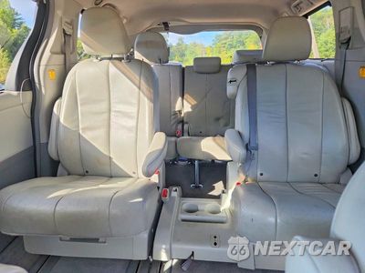 Zdjęcie 10 z 13 samochodu: 2011 TOYOTA SIENNA XLE 8-PASSENGER VIN:5TDYK3DC0BS001815 - miniatura