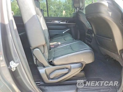 Zdjęcie 11 z 14 samochodu: 2022 JEEP WAGONEER SERIES II VIN:1C4SJVBT3NS216611 - miniatura
