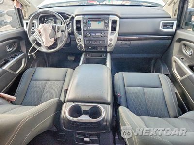 Zdjęcie 8 z 12 samochodu: 2017 NISSAN TITAN SV VIN:1N6AA1E57HN510028 - miniatura