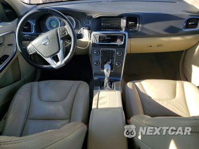 Zdjęcie 8 z 12 samochodu: 2013 VOLVO S60 T5 VIN:YV1612FSXD2187649 - miniatura