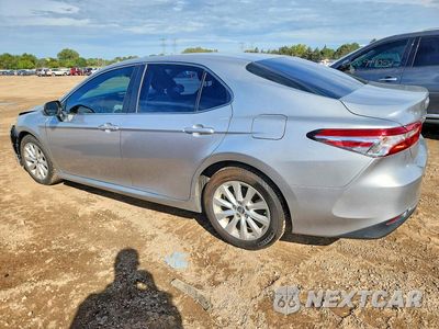 Drugie zdjęcie samochodu z przodu: 2018 TOYOTA CAMRY LE VIN:4T1B11HK1JU616717 - miniatura