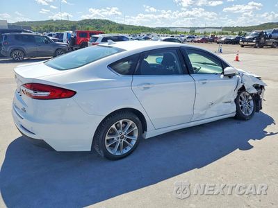 Trzecie zdjęcie samochodu z tyłu: 2019 FORD FUSION SE VIN:3FA6P0LU3KR240981 - miniatura