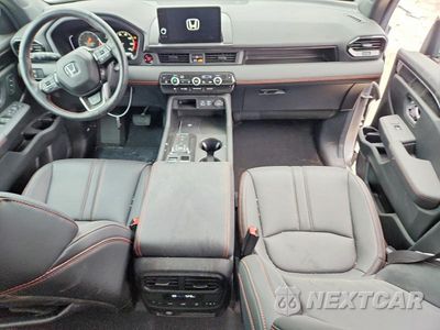Zdjęcie 8 z 13 samochodu: 2025 HONDA PILOT TRAILSPORT VIN:5FNYG1H62SB157773 - miniatura