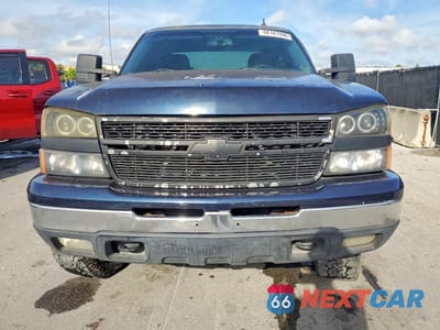 Piąte zdjęcie samochodu w środku: 2006 CHEVROLET SILVERADO K1500 VIN:1GCEK19Z06Z123695 - miniatura