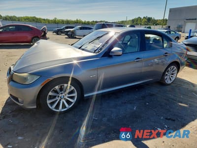 2011 BMW 3ER I WBAPH7G53BNN06457 - główne zdjęcie licytacji z USA - miniatura