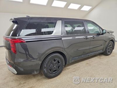 Trzecie zdjęcie samochodu z tyłu: 2026 KIA CARNIVAL LXS VIN:KNDNB5K33T6599126 - miniatura