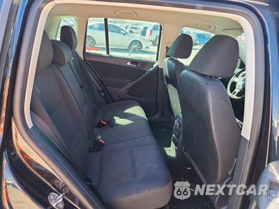 Zdjęcie 10 z 12 samochodu: 2012 VOLKSWAGEN TIGUAN S VIN:WVGAV7AX8CW525363 - miniatura