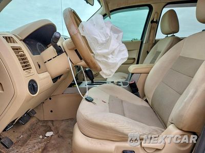 Zdjęcie 7 z 13 samochodu: 2008 FORD ESCAPE XLT VIN:1FMCU03178KD98972 - miniatura
