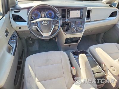 Zdjęcie 8 z 14 samochodu: 2020 TOYOTA SIENNA LE VIN:5TDKZ3DC9LS083403 - miniatura
