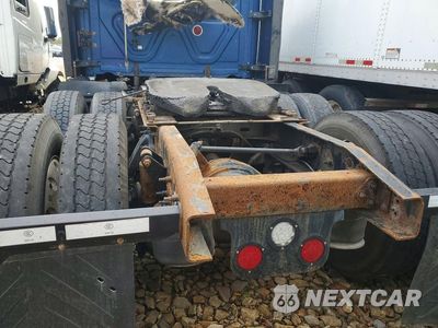 Zdjęcie 6 z 12 samochodu: 2014 FREIGHTLINER CASCADIA SEMI TRUCK VIN:1FUJGLD55ELFT9058 - miniatura