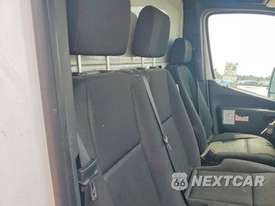 Zdjęcie 10 z 13 samochodu: 2019 MERCEDES-BENZ SPRINTER 3500/4500 VIN:WDAPF3CD5KN031251 - miniatura