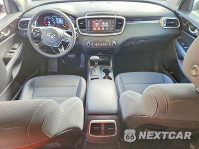Zdjęcie 8 z 13 samochodu: 2019 KIA SORENTO LX VIN:5XYPG4A36KG499524 - miniatura