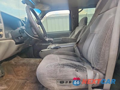 Zdjęcie 7 z 13 samochodu: 1999 CHEVROLET SUBURBAN C1500 VIN:3GNEC16R2XG105645 - miniatura