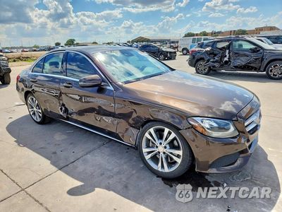 Czwarte zdjęcie samochodu z boku: 2017 MERCEDES-BENZ C 300 VIN:55SWF4JB9HU197276 - miniatura
