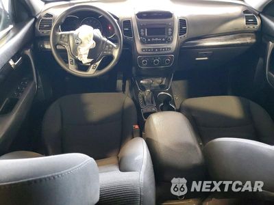 Zdjęcie 8 z 13 samochodu: 2014 KIA SORENTO LX VIN:5XYKT3A62EG475610 - miniatura