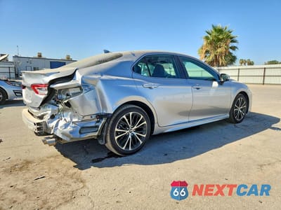 Trzecie zdjęcie samochodu z tyłu: 2020 TOYOTA CAMRY SE VIN:4T1G11AKXLU857629 - miniatura