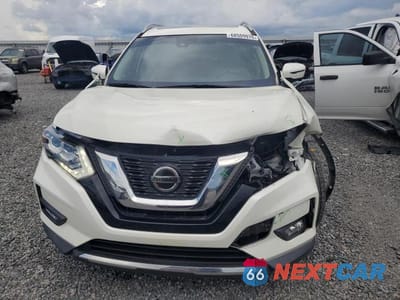 Piąte zdjęcie samochodu w środku: 2019 NISSAN ROGUE SL VIN:5N1AT2MT3KC716626 - miniatura