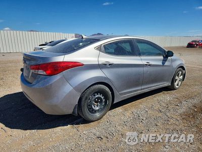 Trzecie zdjęcie samochodu z tyłu: 2013 HYUNDAI ELANTRA GLS VIN:KMHDH4AEXDU940361 - miniatura