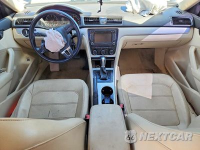 Zdjęcie 8 z 12 samochodu: 2013 VOLKSWAGEN PASSAT SE VIN:1VWBP7A31DC026906 - miniatura