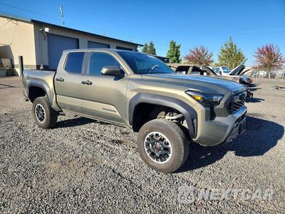 Czwarte zdjęcie samochodu z boku: 2024 TOYOTA TACOMA TRD OFF-ROAD VIN:3TMLB5JN6RM060552 - miniatura