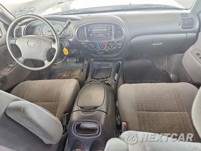 Zdjęcie 8 z 12 samochodu: 2004 TOYOTA TUNDRA VIN:5TBBT441X4S447179 - miniatura
