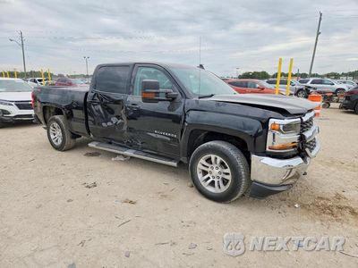 Czwarte zdjęcie samochodu z boku: 2017 CHEVROLET SILVERADO K1500 LT VIN:3GCUKREC1HG208849 - miniatura