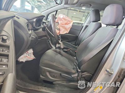 Zdjęcie 7 z 13 samochodu: 2020 CHEVROLET TRAX LS VIN:3GNCJNSB5LL204300 - miniatura