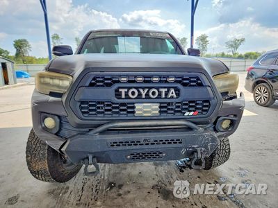 Piąte zdjęcie samochodu w środku: 2021 TOYOTA TACOMA TRD OFF-ROAD VIN:3TMCZ5AN6MM437238 - miniatura