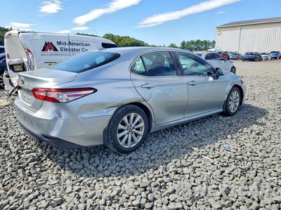 Trzecie zdjęcie samochodu z tyłu: 2020 TOYOTA CAMRY LE VIN:4T1C11AK3LU991591 - miniatura