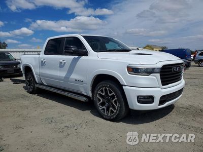 Czwarte zdjęcie samochodu z boku: 2025 RAM 1500 LARAMIE VIN:1C6SRFJP0SN537137 - miniatura