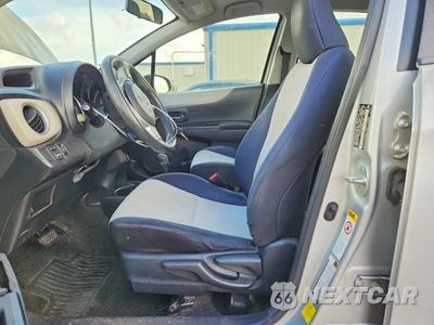 Zdjęcie 7 z 13 samochodu: 2013 TOYOTA YARIS 5-DOOR LE VIN:JTDKTUD36DD551172 - miniatura